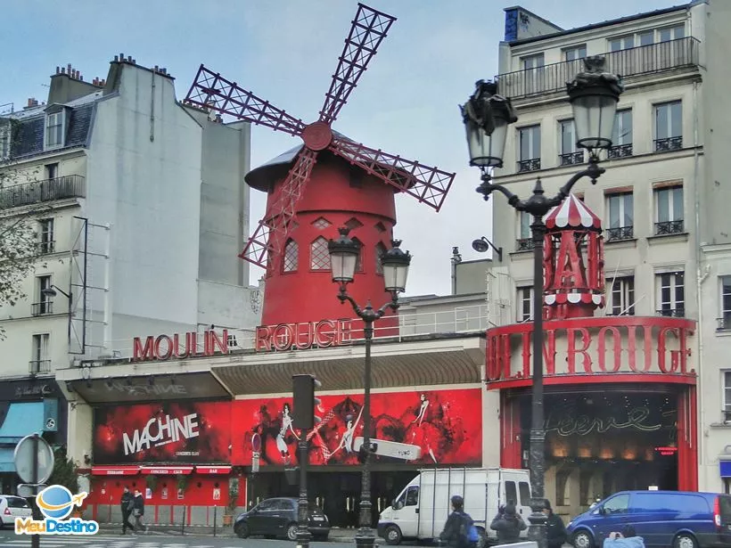 Moulin Rouge - Bairro Montmartre - Paris - França