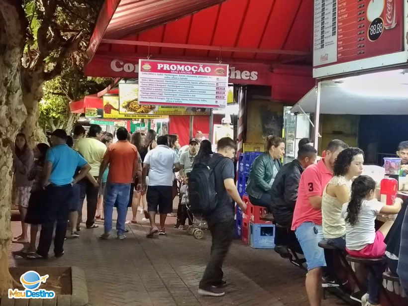 Barracas na Praça Pedro Sanches - Onde comer em Poços de Caldas-MG
