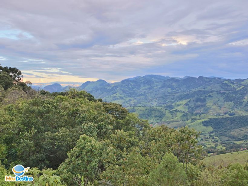 Vista para as montanhas, bairro dos Remédios - Gonçalves-MG